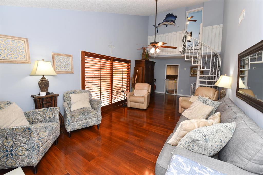 SUMMER WINDS OF JUPITER - Residential