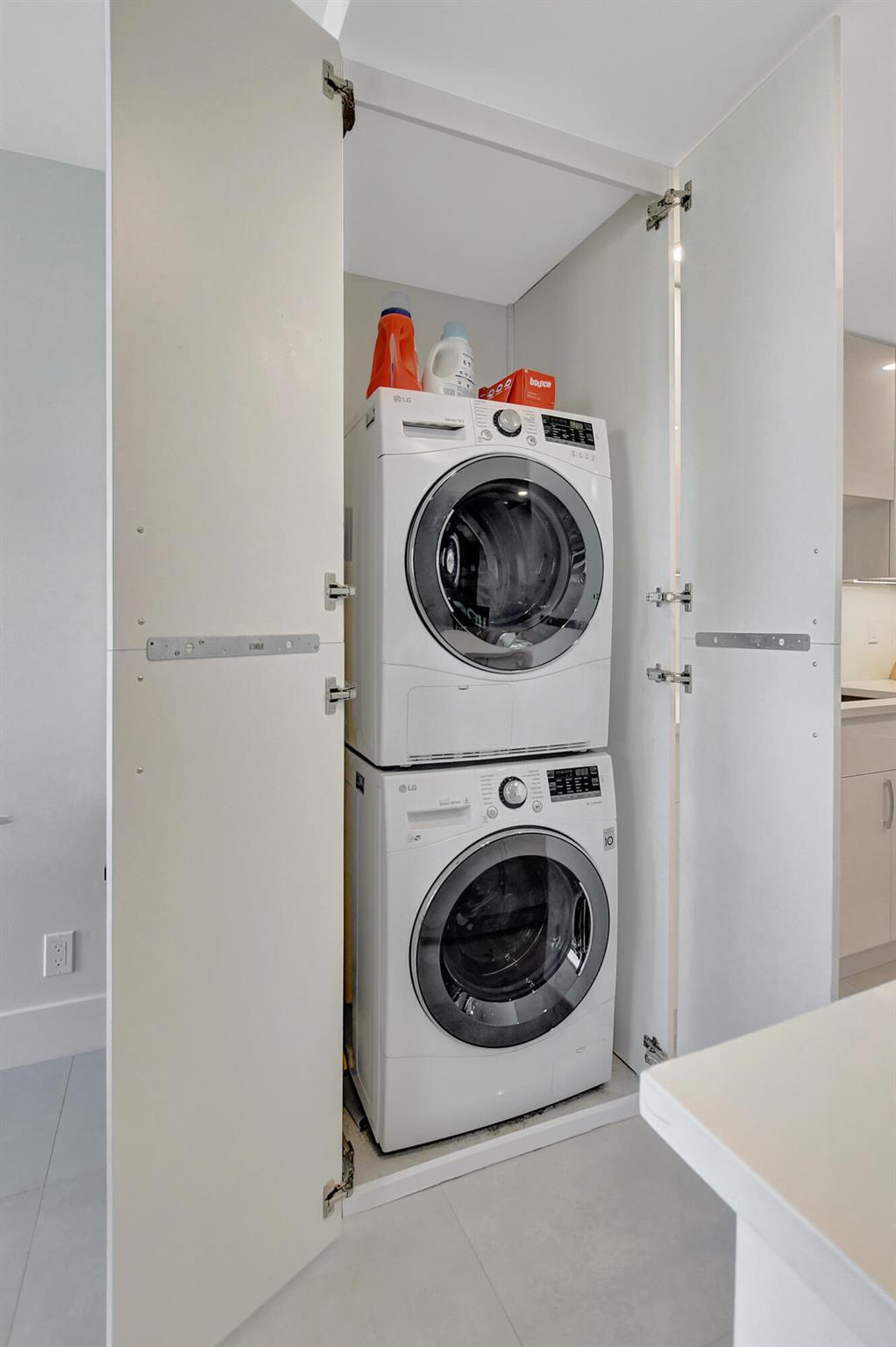 BRIDGEWOOD TOWNHOUSE CONDO - Residential