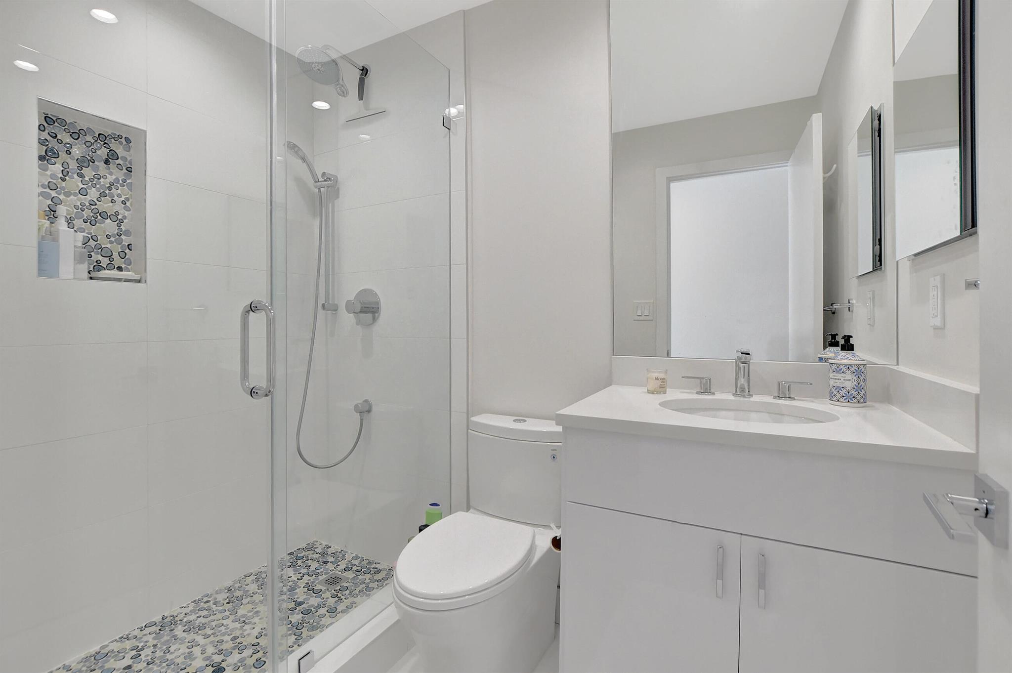 BRIDGEWOOD TOWNHOUSE CONDO - Residential