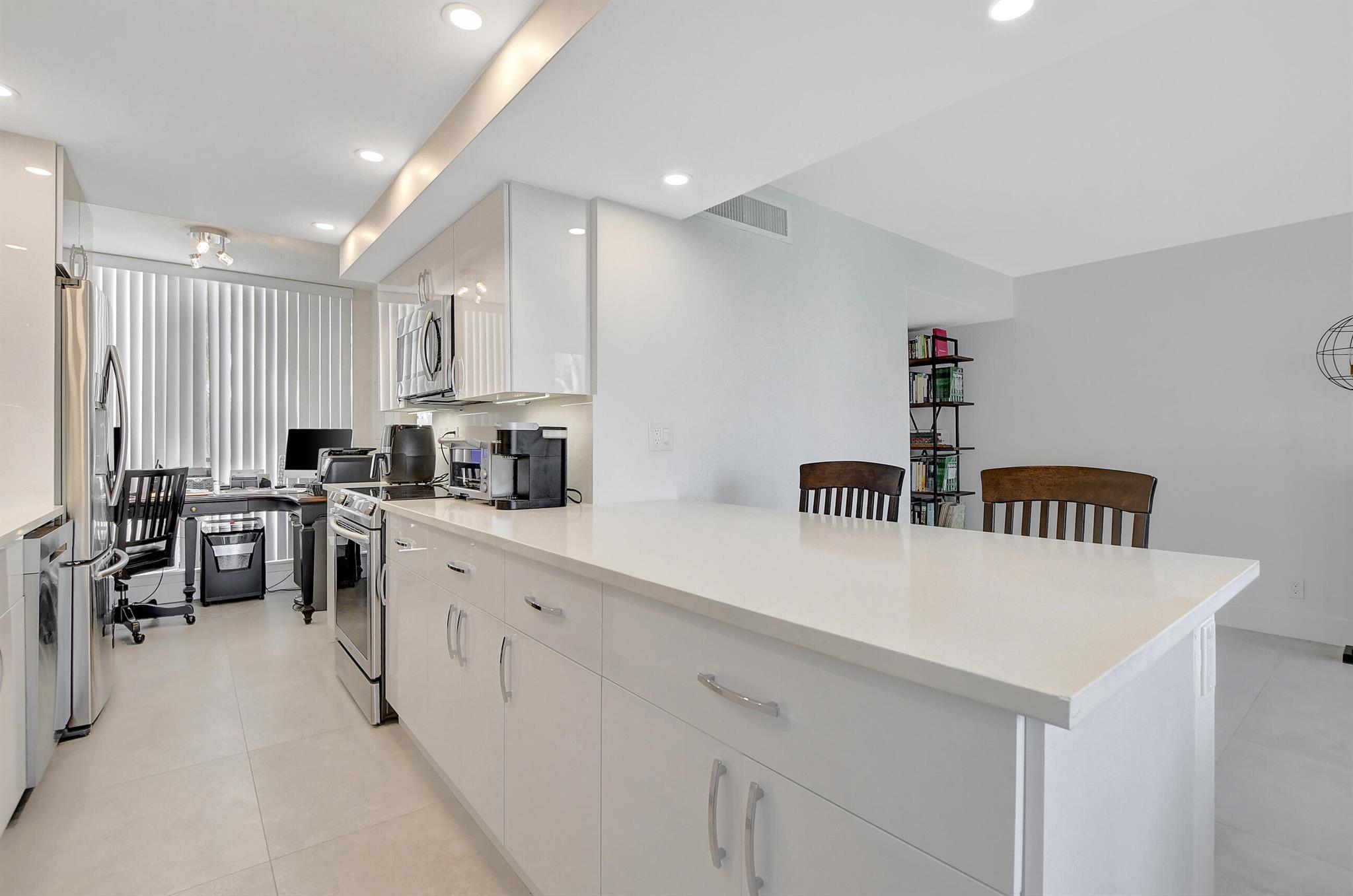 BRIDGEWOOD TOWNHOUSE CONDO - Residential