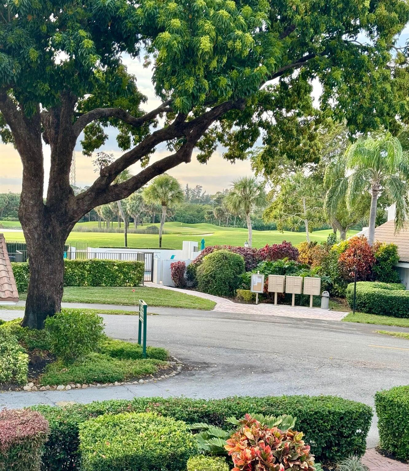 BRIDGEWOOD TOWNHOUSE CONDO - Residential