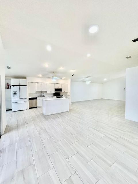 Featured picture for the property R11115479