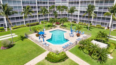 A home in Deerfield Beach