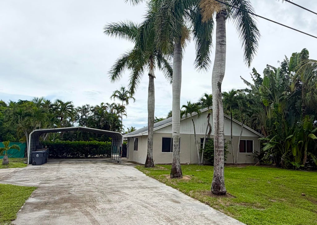 Photo of 2855 BOSTON Court, Lake Worth, FL 33462 (MLS # B26080053)