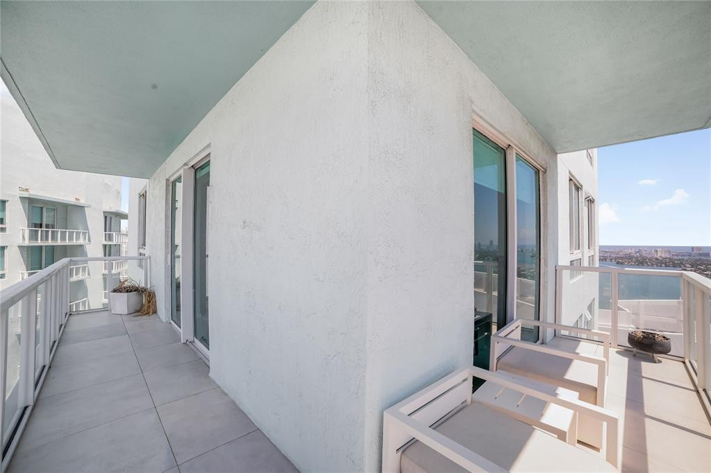 QUANTUM ON THE BAY CONDO - Residential Lease