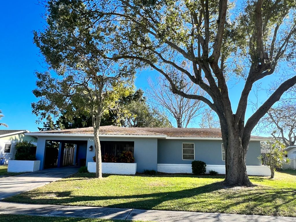 Photo of 265 NE Mainsail Street, Port St Lucie, FL 34983 (MLS # R10857415)