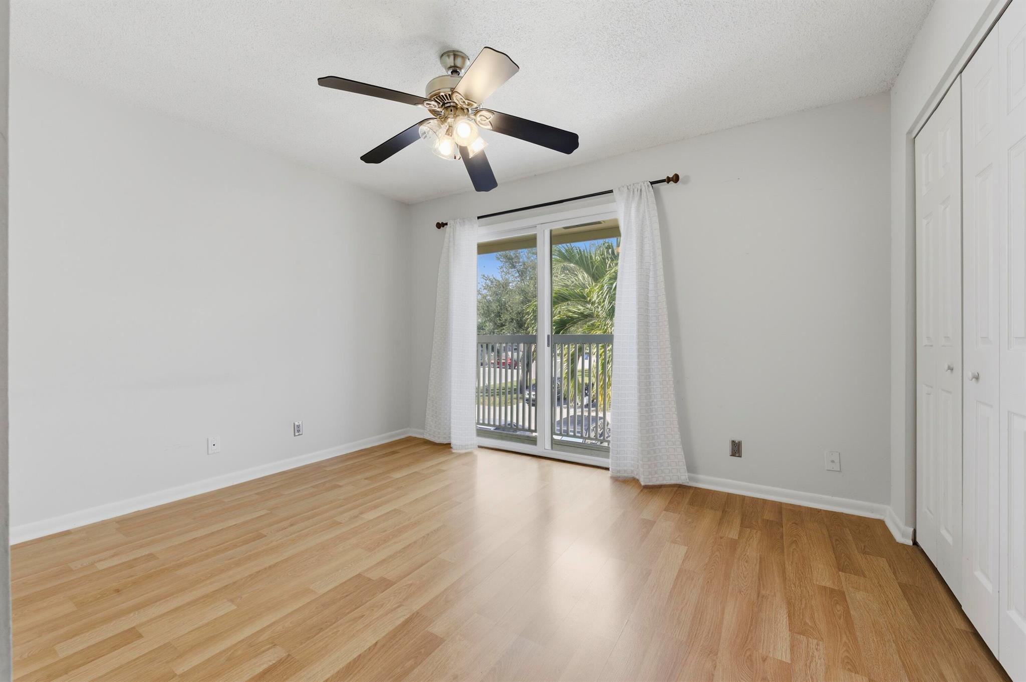 RIVERWALK 1 - Residential