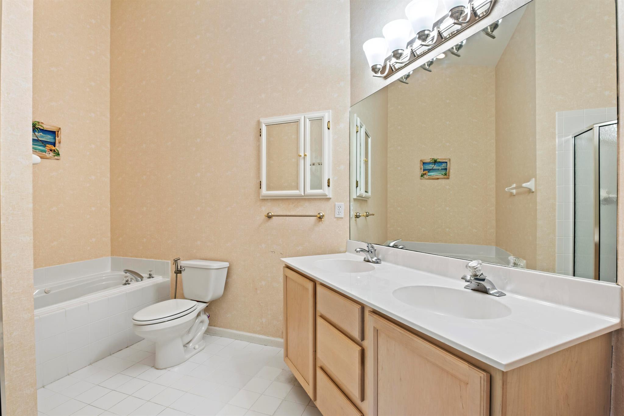 TROPICAL LAKES PH 2 - Residential Lease