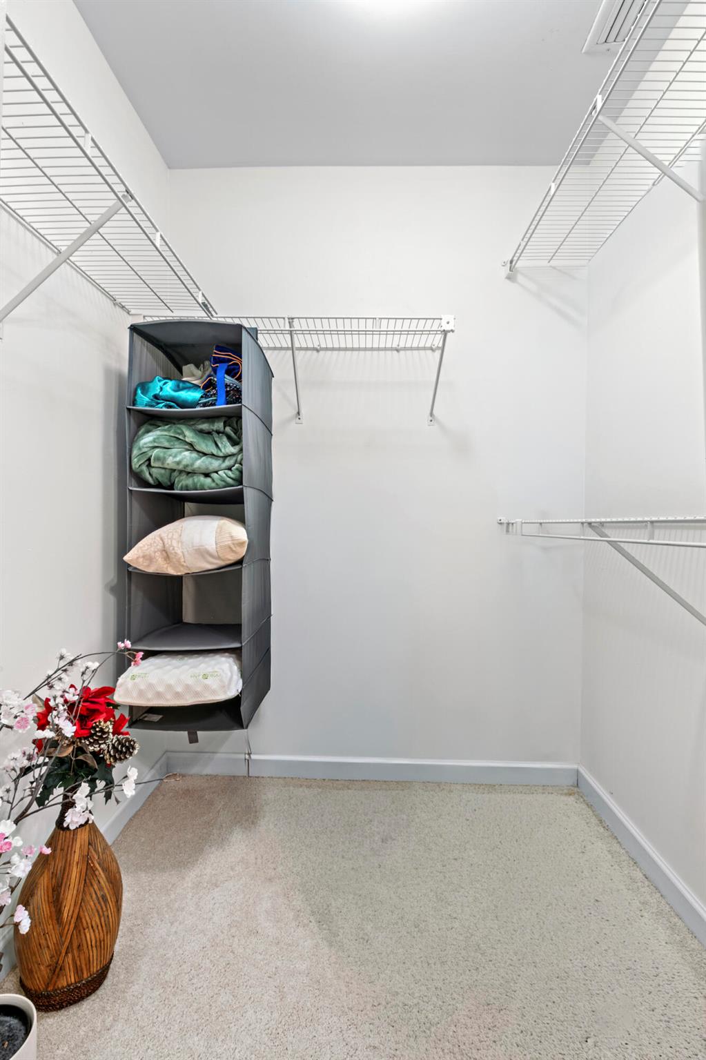 TROPICAL LAKES PH 2 - Residential Lease