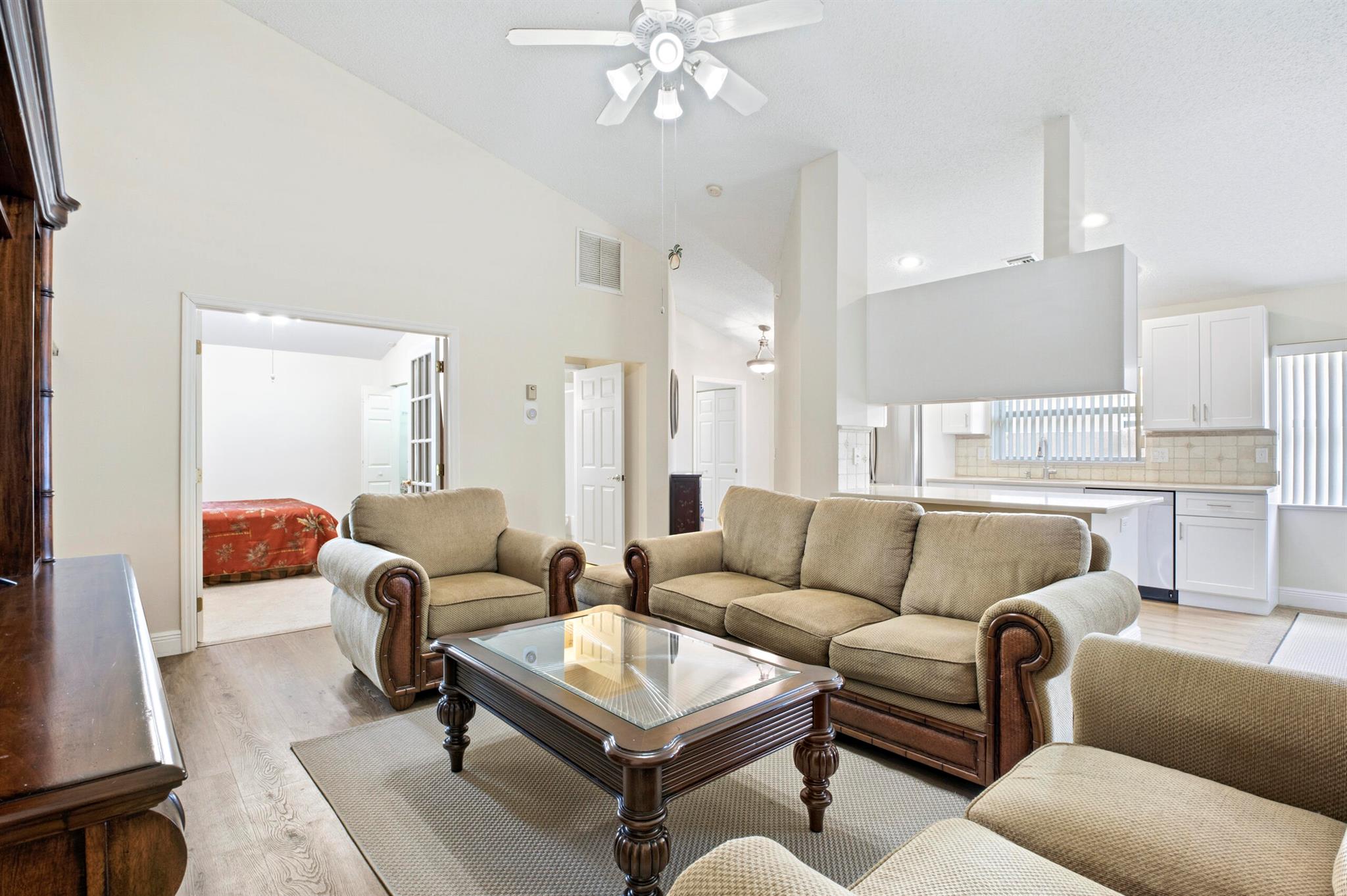 TROPICAL LAKES PH 2 - Residential Lease