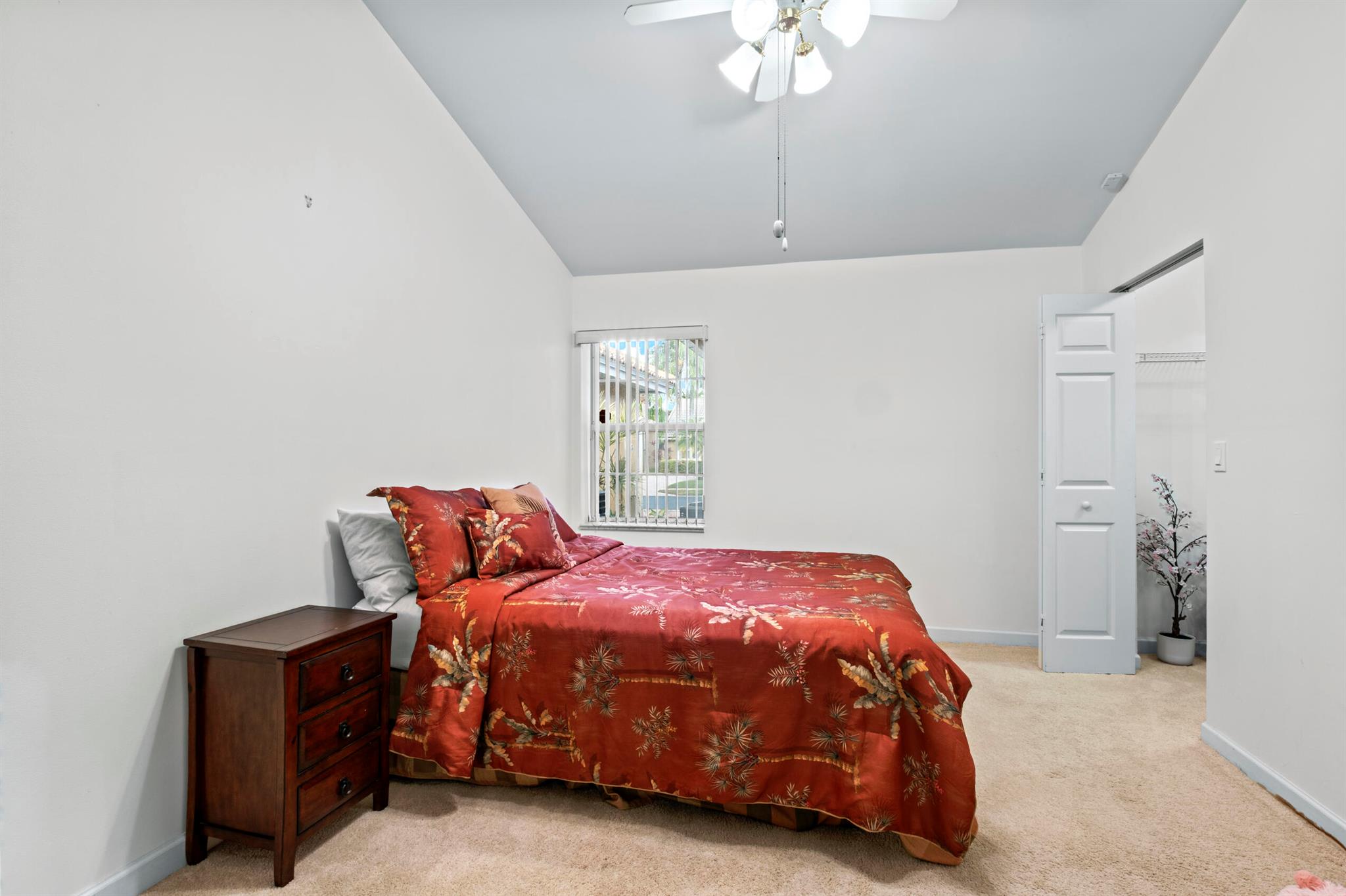 TROPICAL LAKES PH 2 - Residential Lease