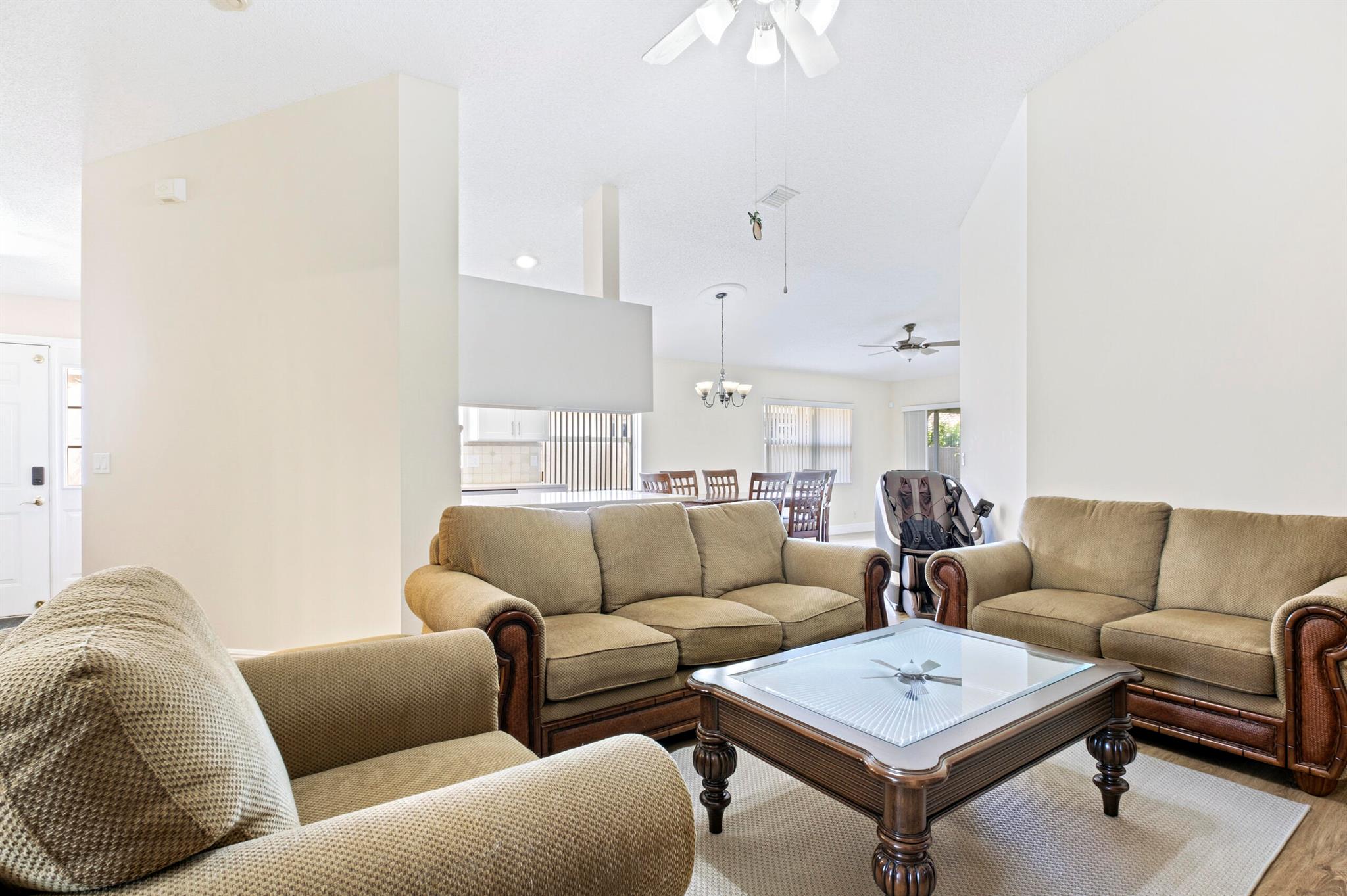 TROPICAL LAKES PH 2 - Residential Lease