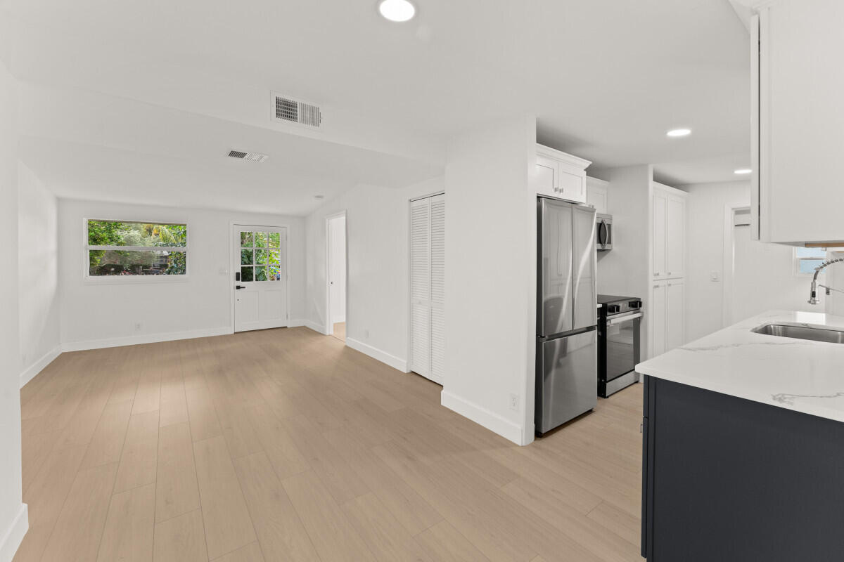 PALM BEACH CABANA COLONY 1 - Residential