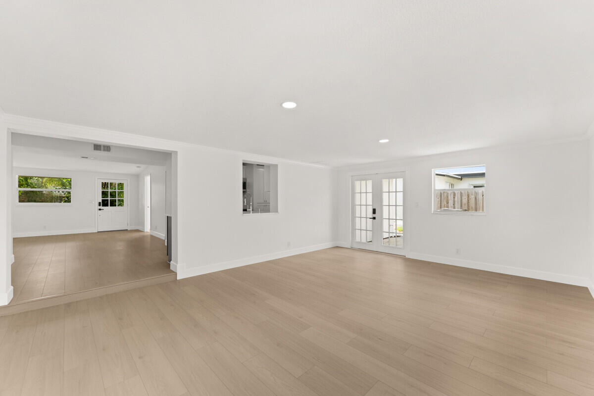 PALM BEACH CABANA COLONY 1 - Residential