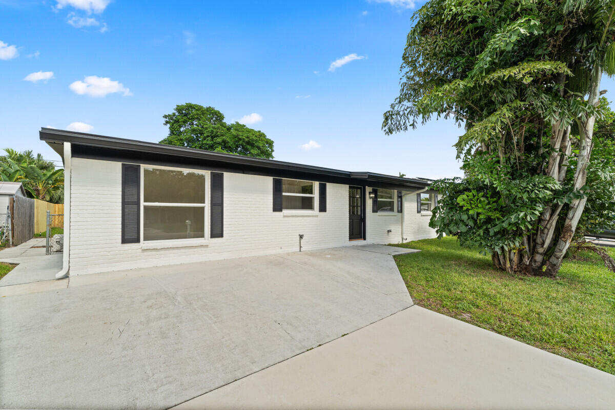 PALM BEACH CABANA COLONY 1 - Residential