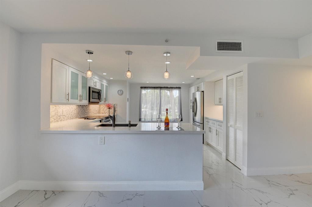 GLENEAGLES CONDO V - Residential