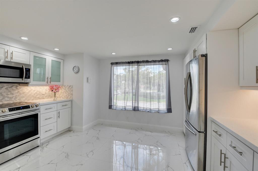 GLENEAGLES CONDO V - Residential