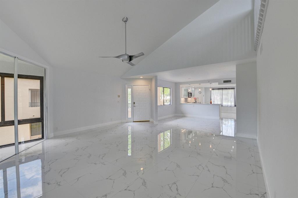 GLENEAGLES CONDO V - Residential