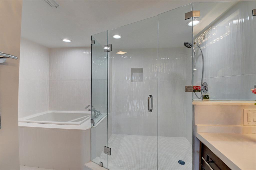 GLENEAGLES CONDO V - Residential