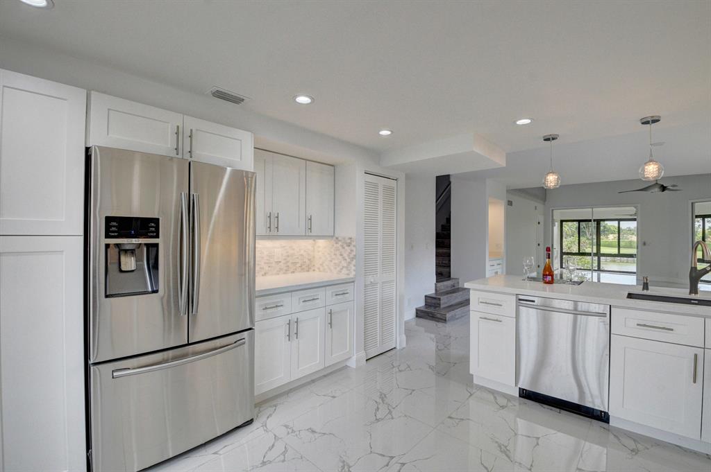 GLENEAGLES CONDO V - Residential