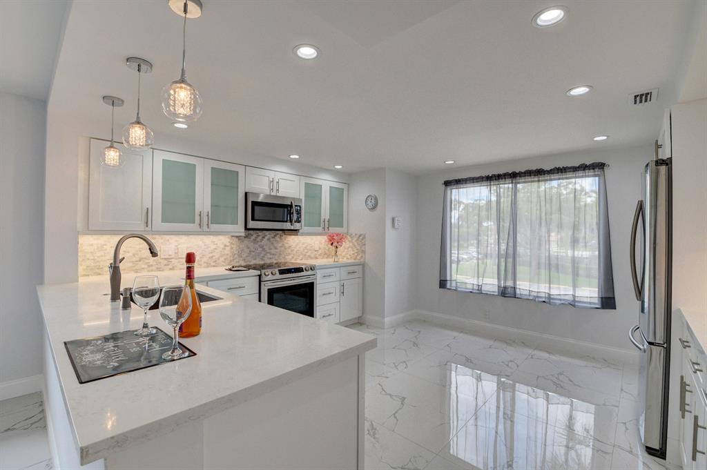 GLENEAGLES CONDO V - Residential