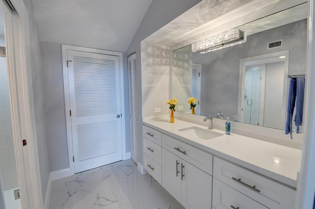 GLENEAGLES CONDO V - Residential