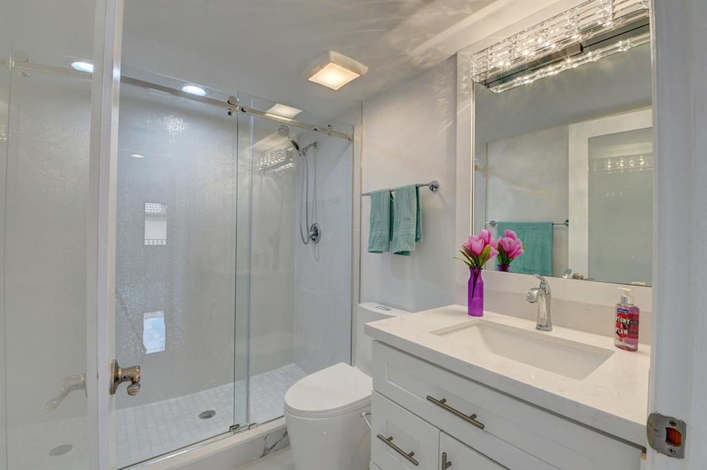 GLENEAGLES CONDO V - Residential