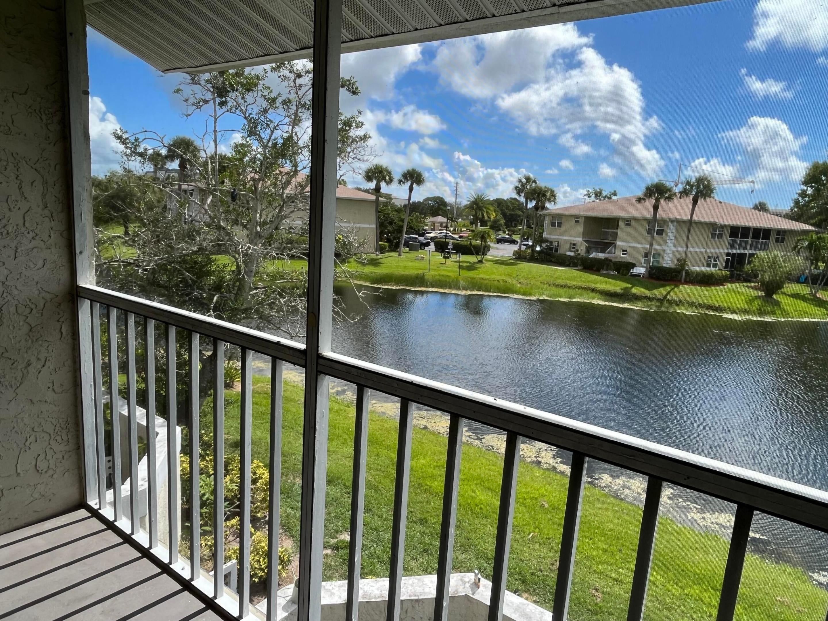 1531 SE Royal Green Circle R-206
