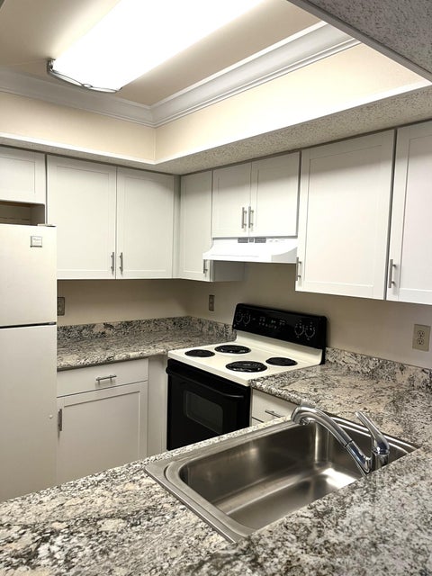 Tiny photo for 1531 SE Royal Green Circle #R-206, Port Saint Lucie, FL 34952 (MLS # B26083843)