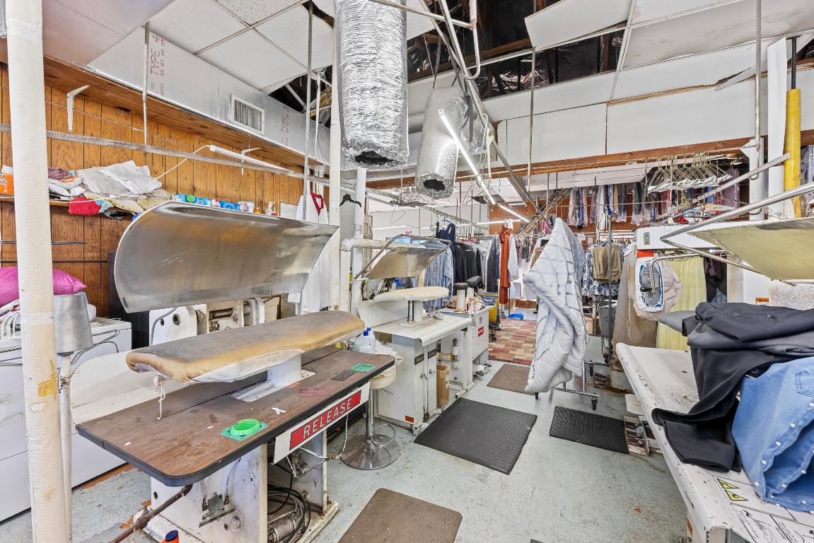 400 S Parrott Avenue