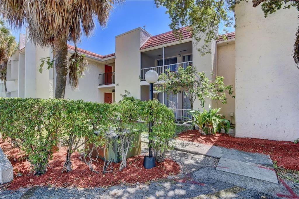 Experience the very best of East Boca living in this 2 bed, 2 bath floor/ top-floor corner unit with expansive windows and a spacious screened balcony overlooking lush landscaping and a tranquil peek of the canal, perfect for morning coffee or evening relaxation.
Investors, take note, immediate rentals permitted for maximum flexibility. Move right in and enjoy an unbeatable location: walk to FAU, bike to Mizner Park's shops and dining, and find Boca Regional Hospital just next door.
Oaks at Boca pampers residents with four resort-style pools, tennis courts, evening security, and fees that also cover water and exterior insurance. This is your chance to own a prime slice of Boca Raton and live the ultimate Florida dream.