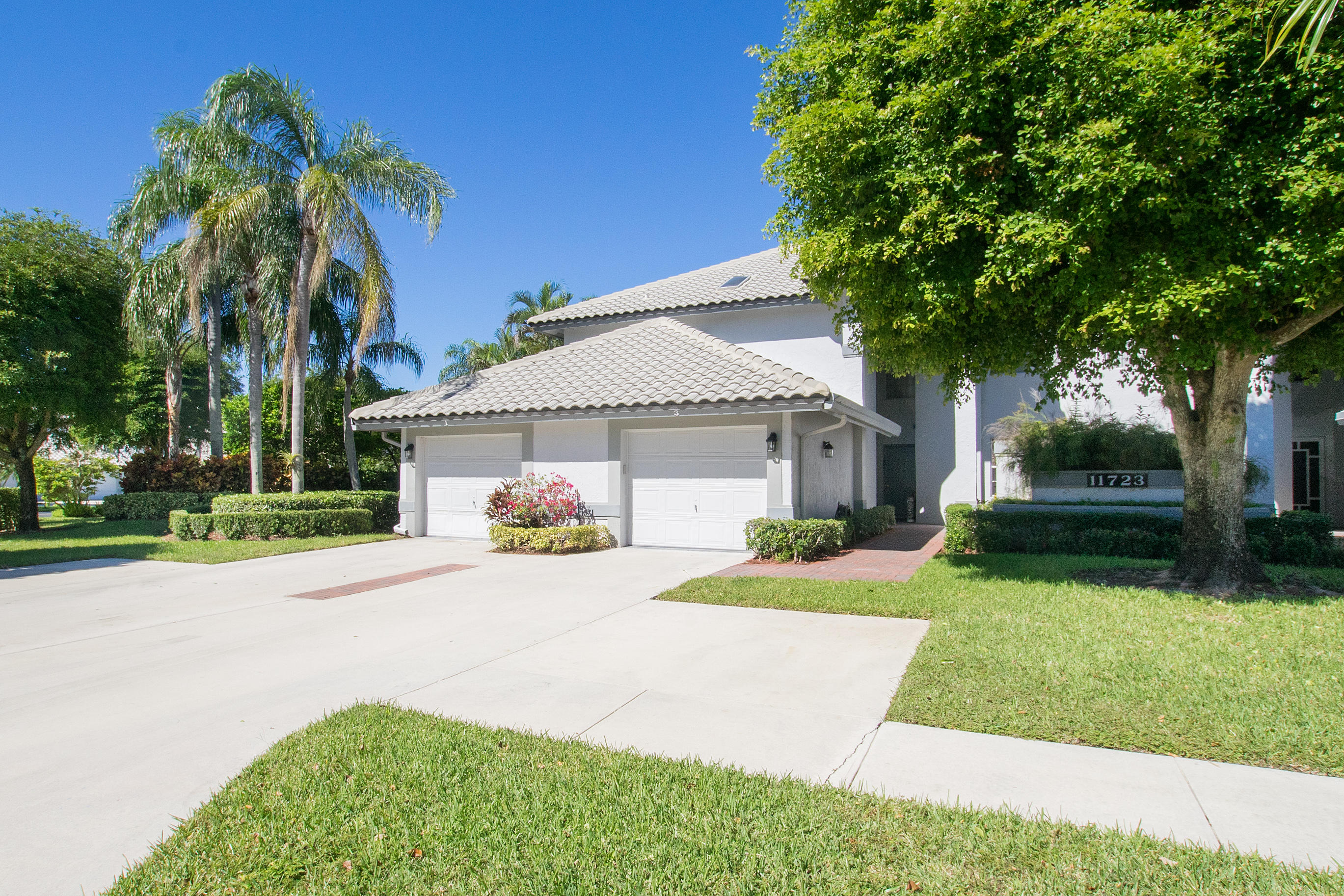 BRIARWOOD AT INDIAN SPRINGS CONDO - Residential