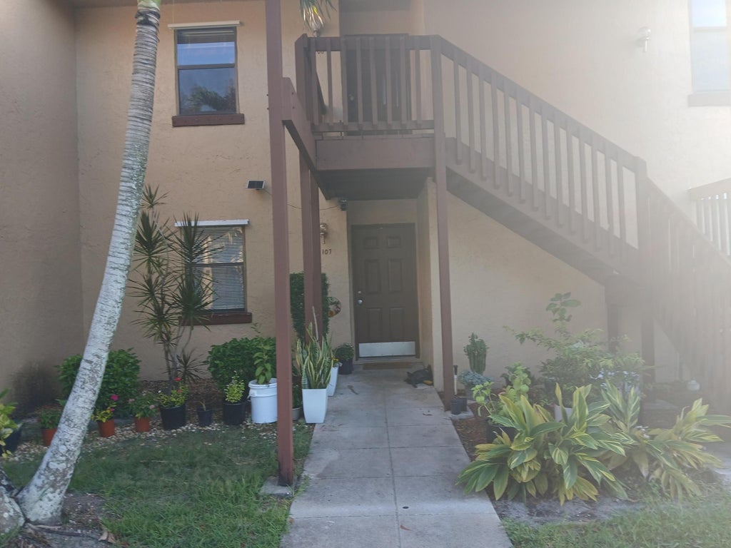 Photo of 1108 Lakeview Drive E, Royal Palm Beach, FL 33411 (MLS # B26064970)