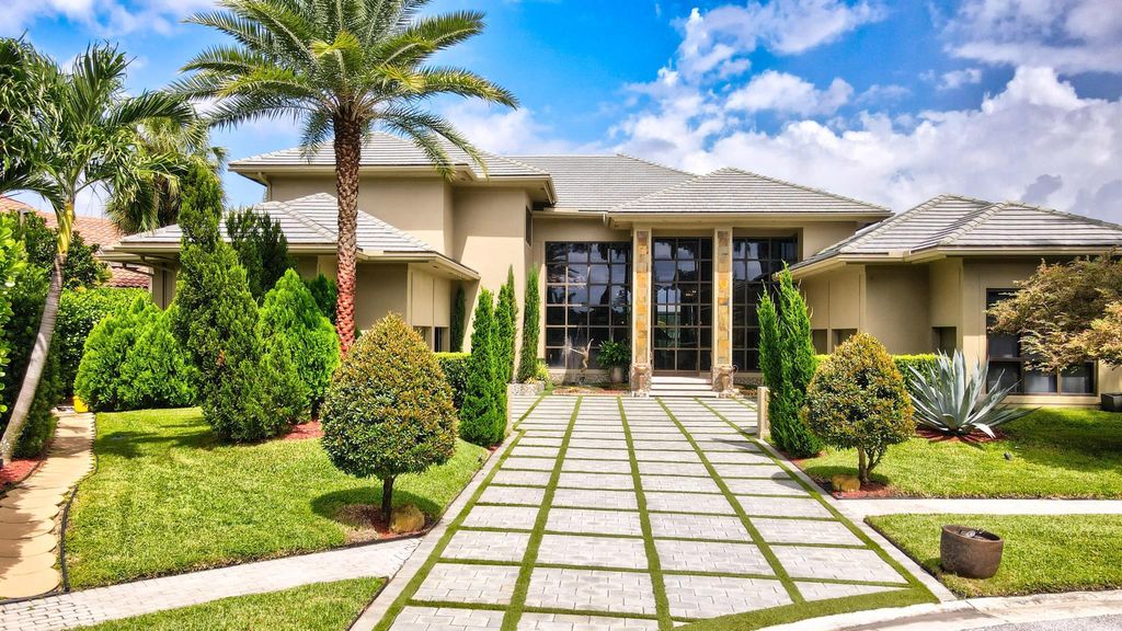 Photo of 17999 Lake Estates Drive, Boca Raton, FL 33496 (MLS # R10916303)