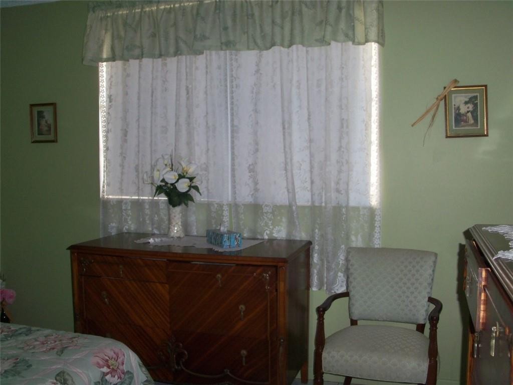 LAUDERDALE OAKS - Residential