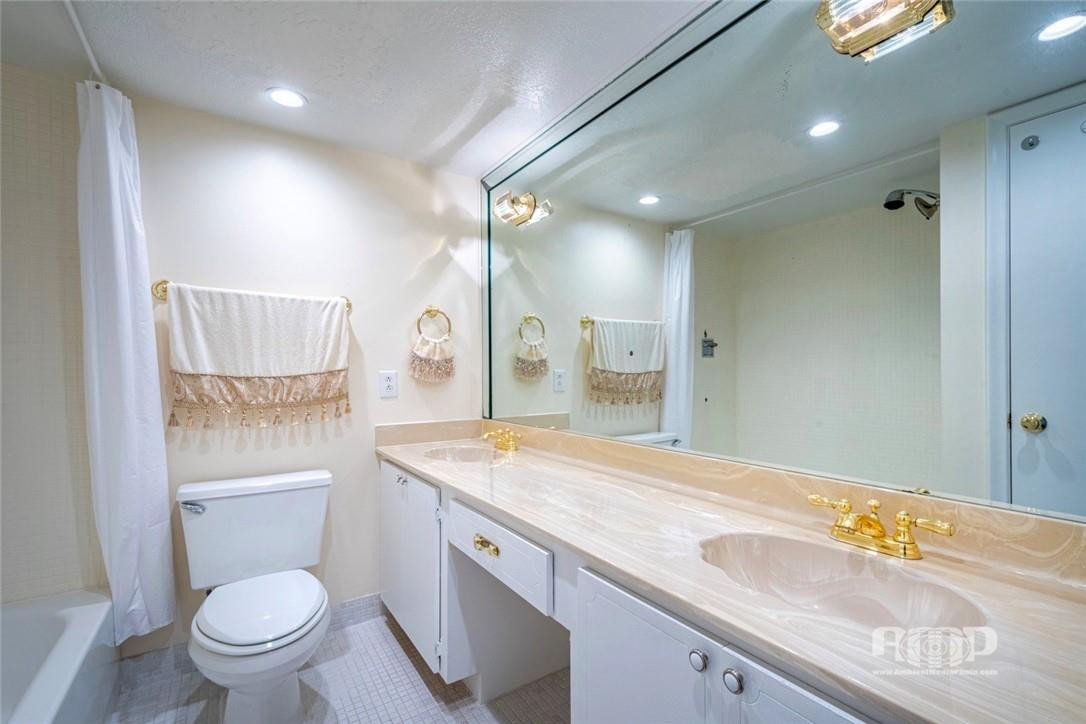 PILOT HOUSE CONDO - Residential Lease