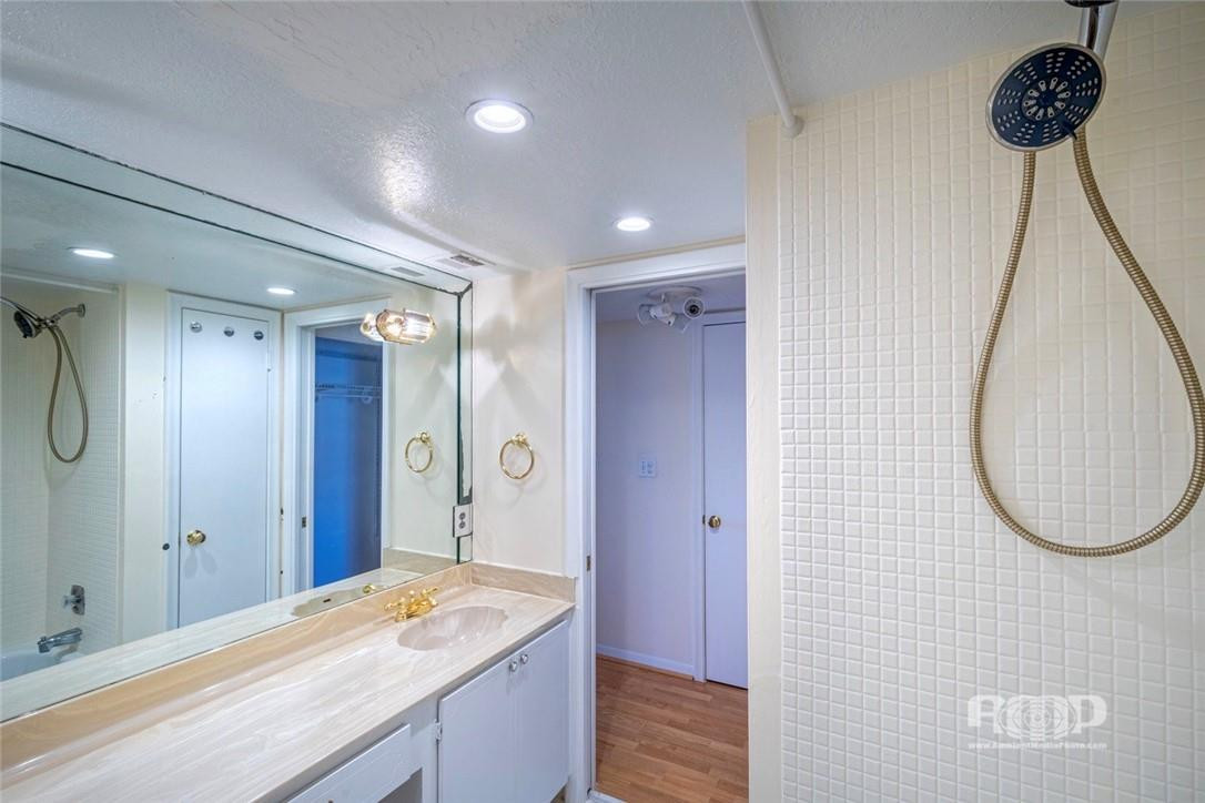 PILOT HOUSE CONDO - Residential Lease