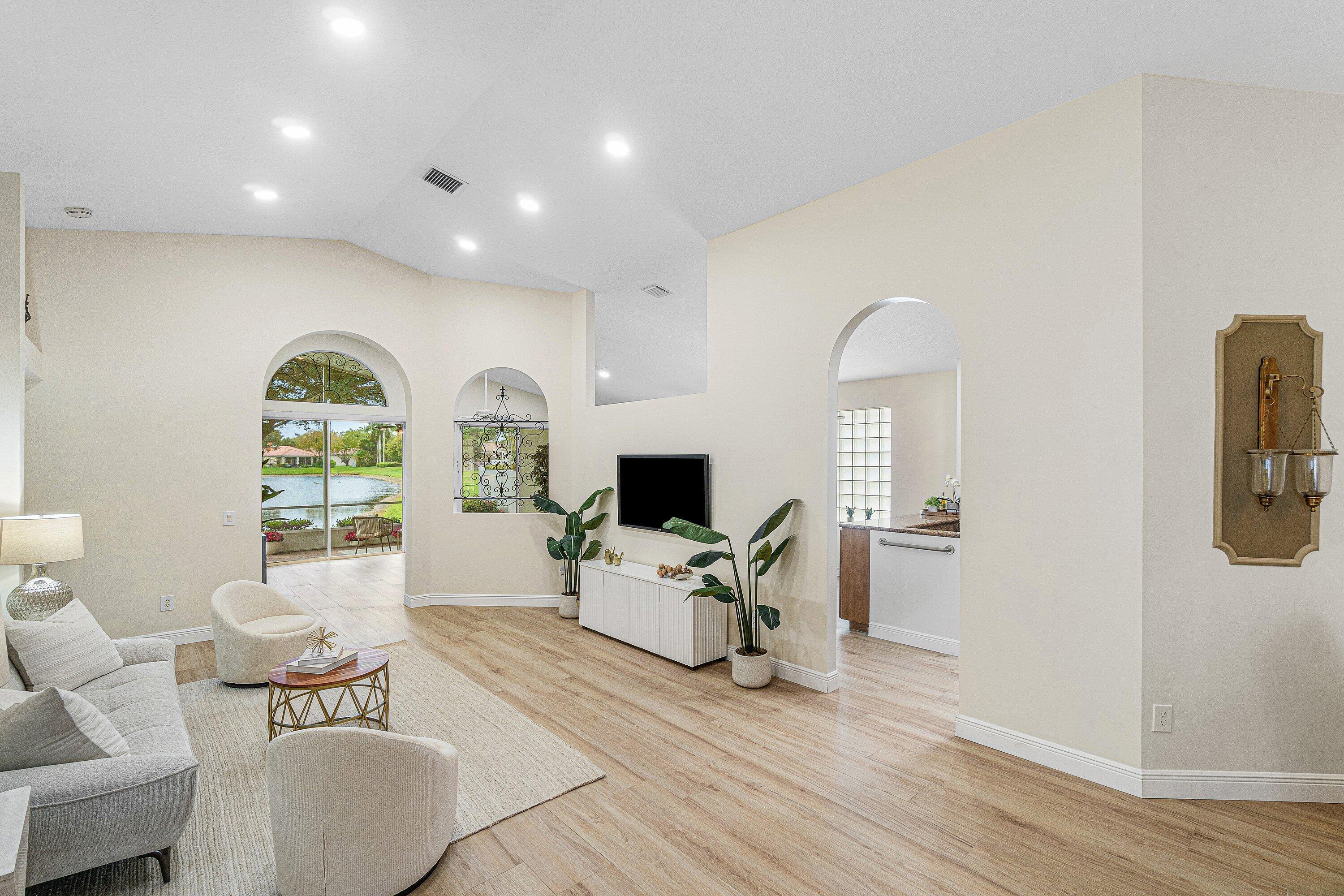 CORAL LAKES - Residential