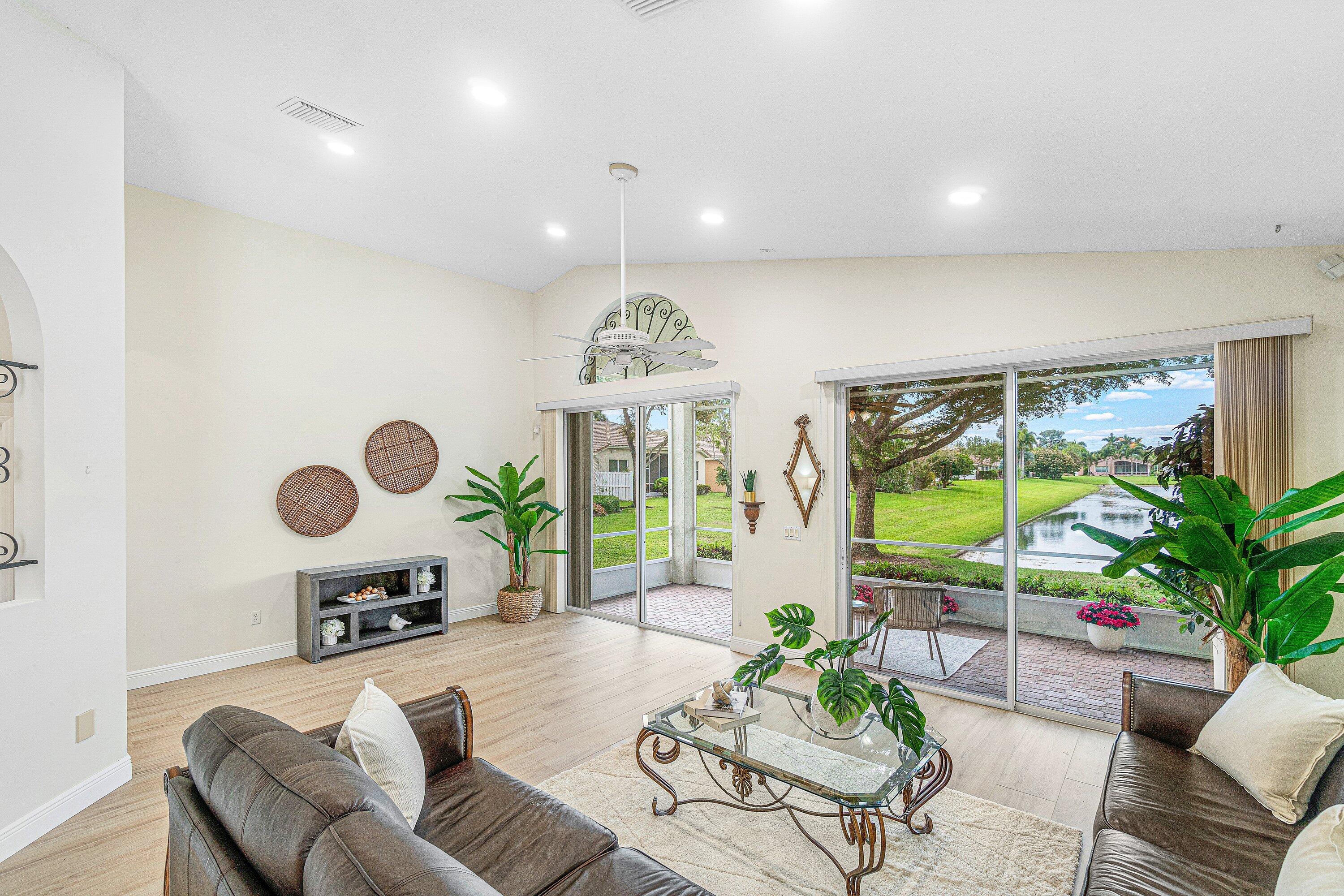 CORAL LAKES - Residential