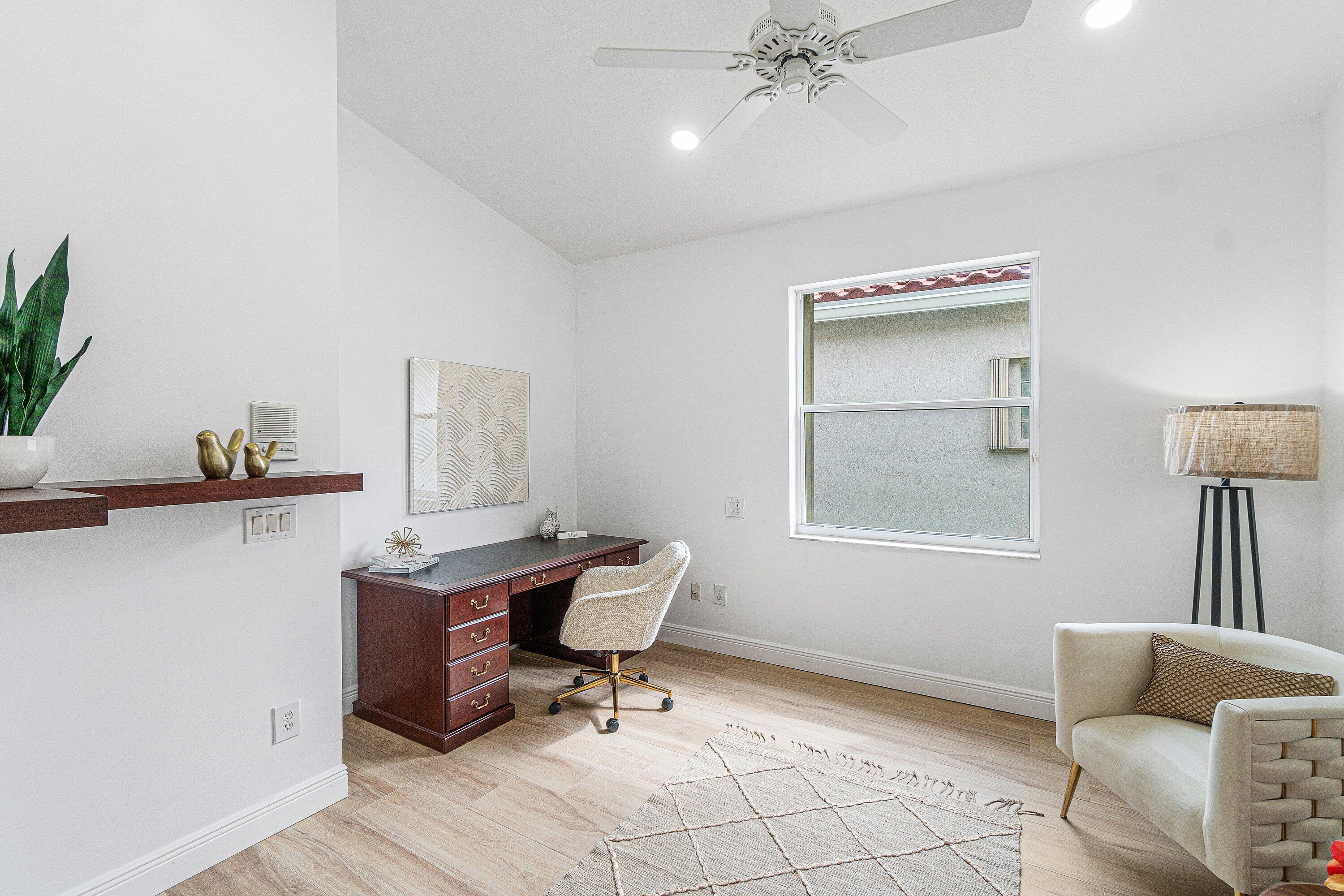 CORAL LAKES - Residential