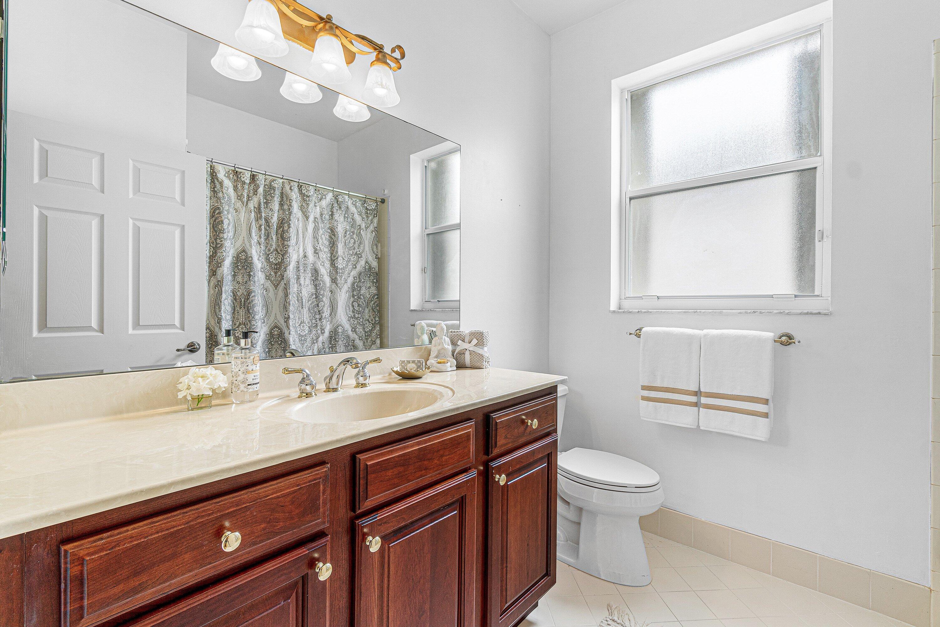 CORAL LAKES - Residential