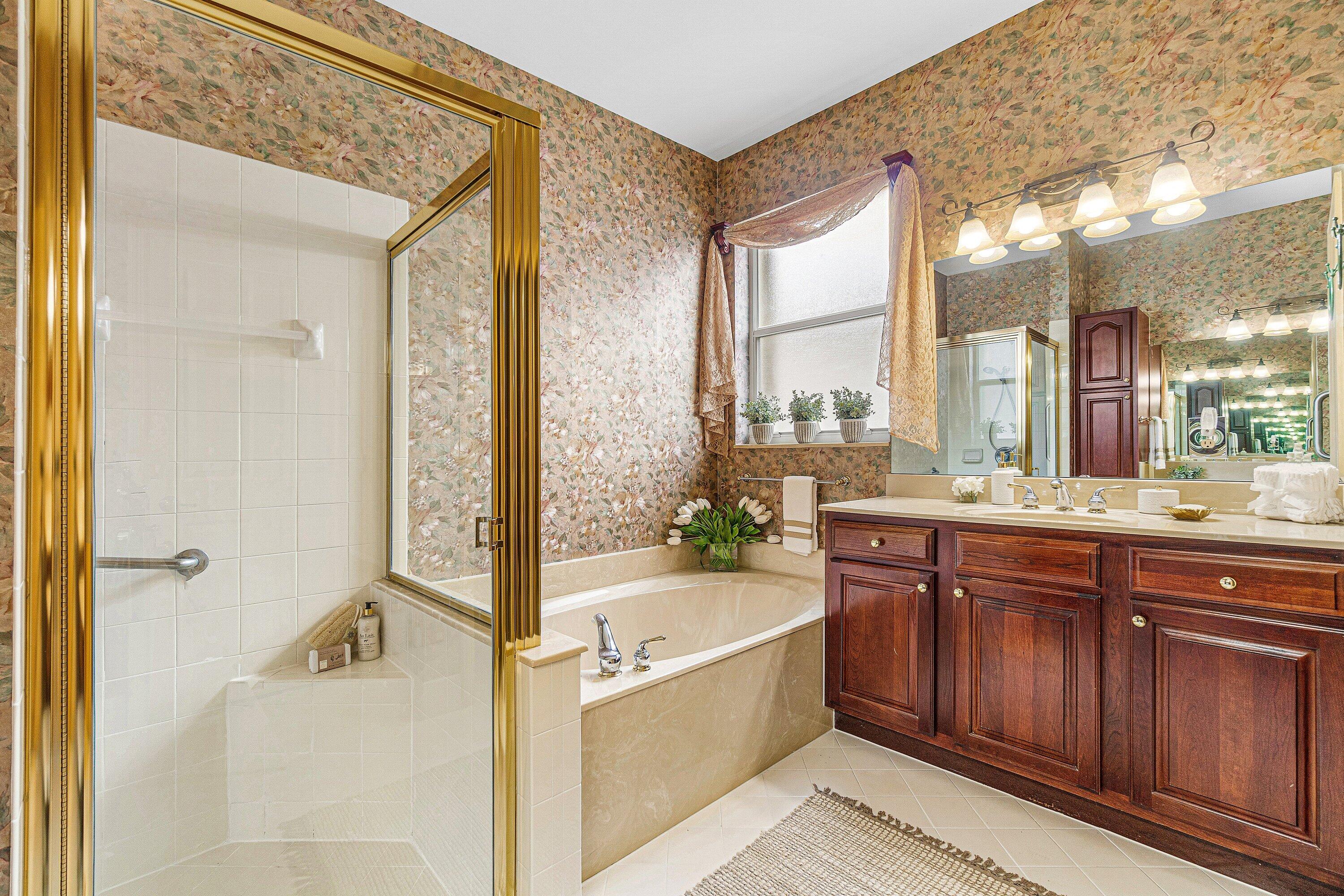 CORAL LAKES - Residential