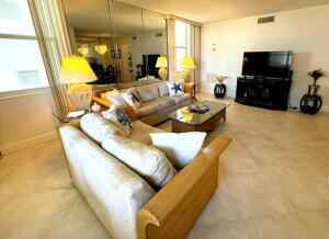 VILLA TOWERS CONDO - Residential Lease