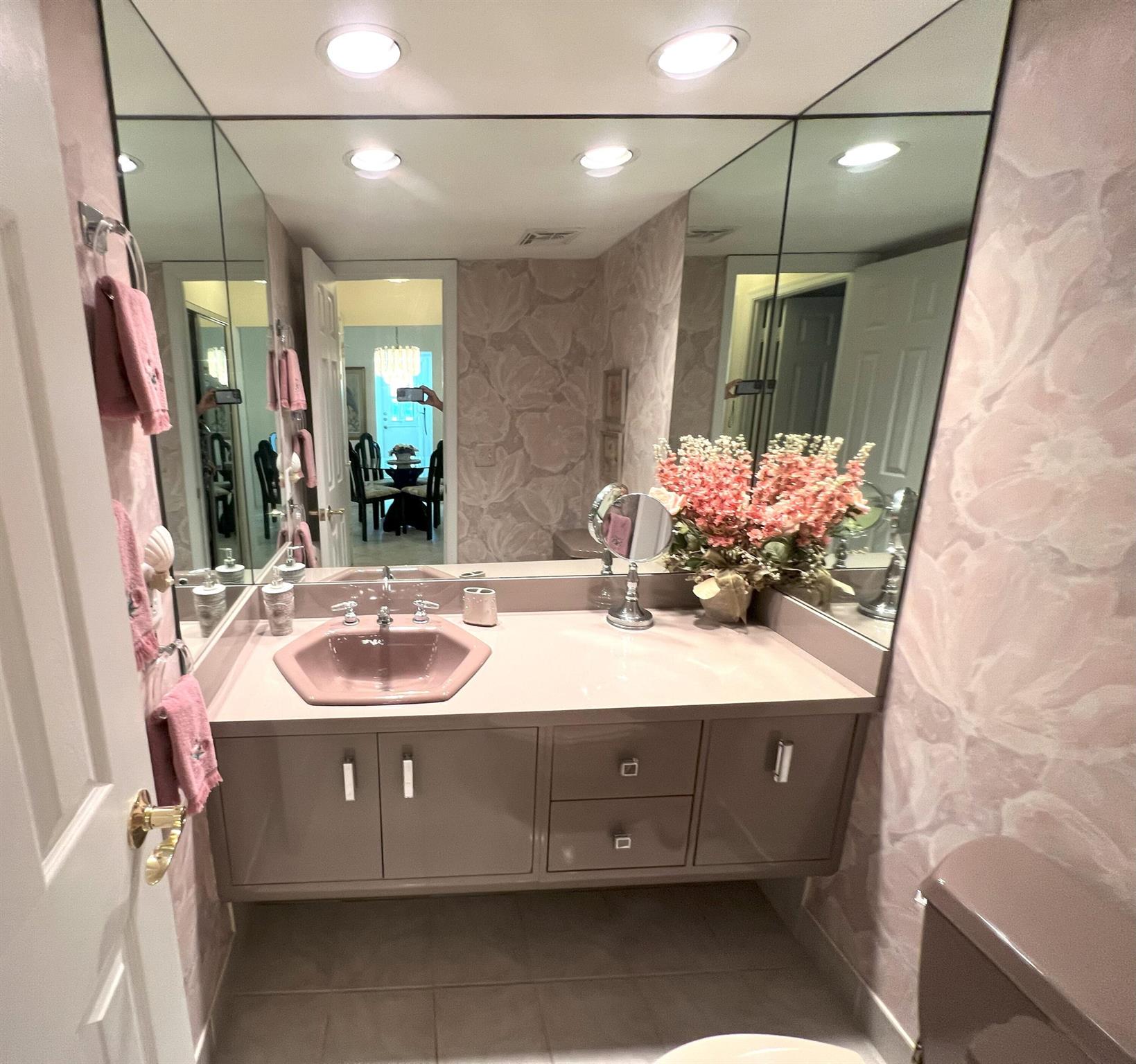 VILLA TOWERS CONDO - Residential Lease