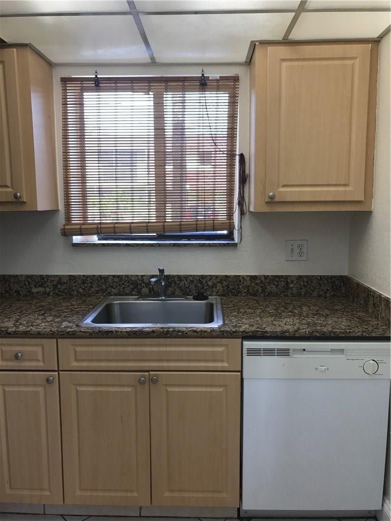 TOWNHOUSE VILLAGE CONDO - Residential