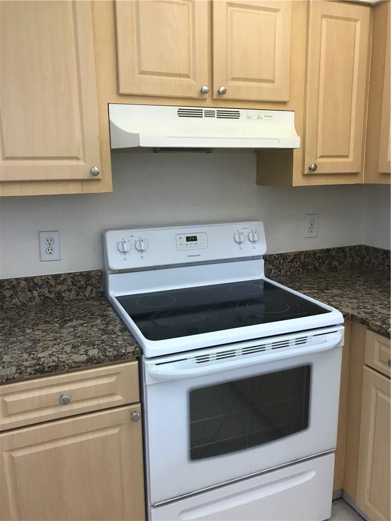 TOWNHOUSE VILLAGE CONDO - Residential