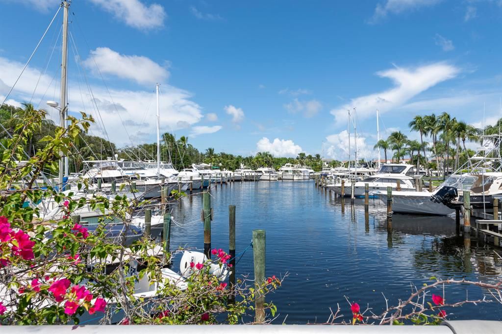 Photo of 14410 Palmwood 19b Road #19b, Palm Beach Gardens, FL 33410 (MLS # R10696531)