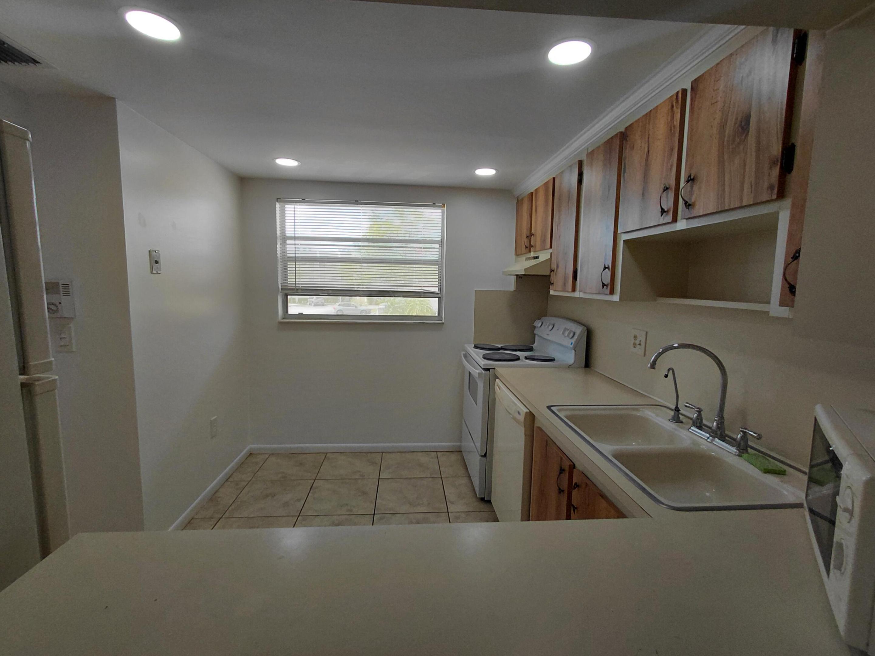 ROYAL PARK GARDENS - Residential Lease