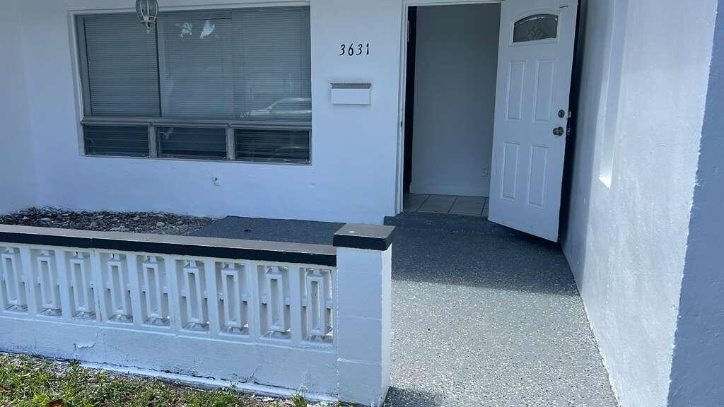 LAUDERDALE LAKES NORTH GATE - Residential