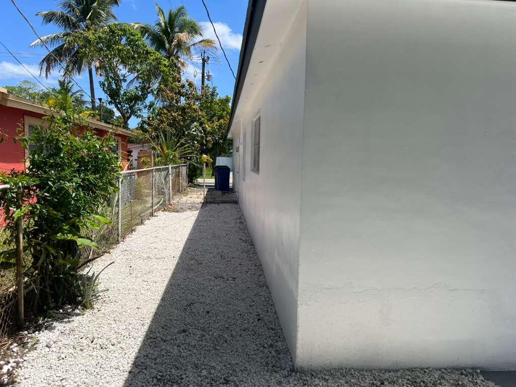 LAUDERDALE LAKES NORTH GATE - Residential